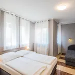 Riviera Apartmanhaz Lägenhet *