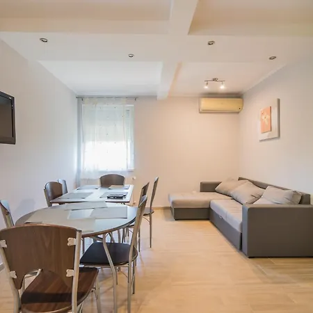 Riviera Apartmanhaz