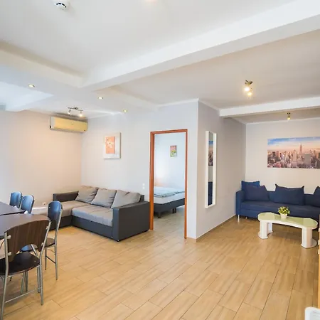 Riviera Apartmanhaz