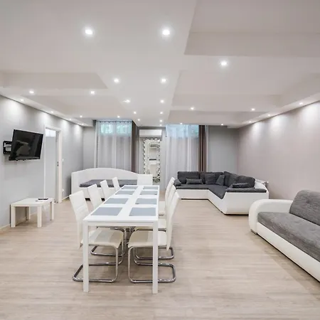 Riviera Apartmanhaz Siofok