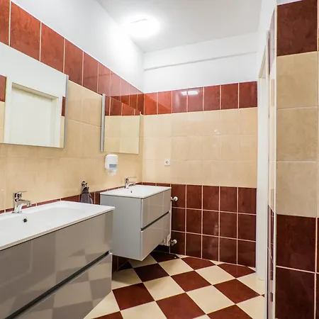 Riviera Apartmanhaz * Siofok