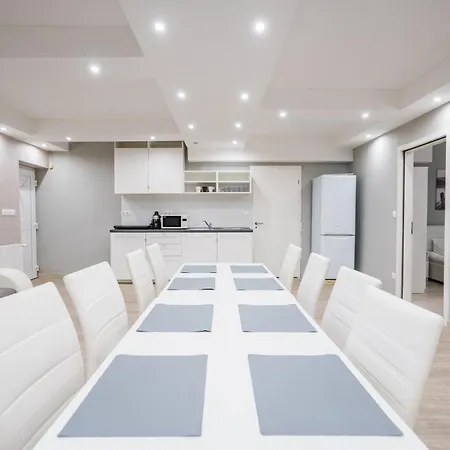 Riviera Apartmanhaz * Siofok