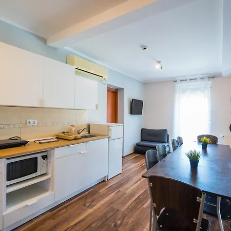 Riviera Apartmanhaz