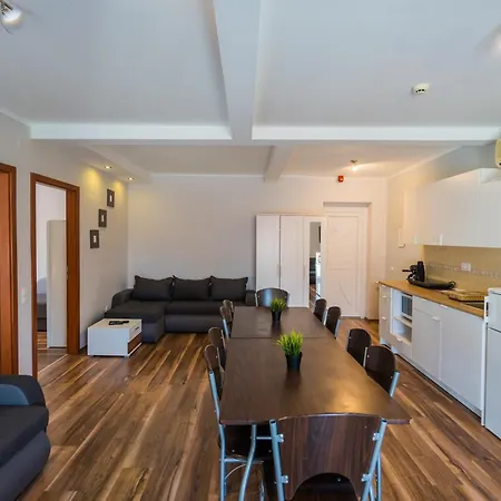 Riviera Apartmanhaz * Siofok