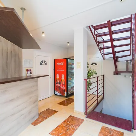 Riviera Apartmanhaz *