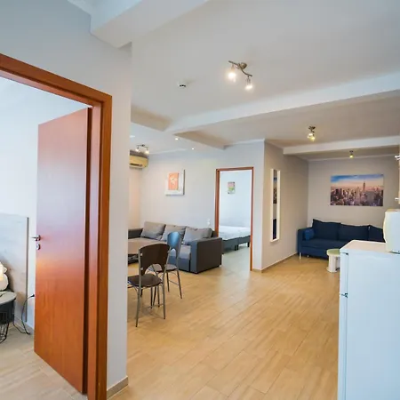 Riviera Apartmanhaz *