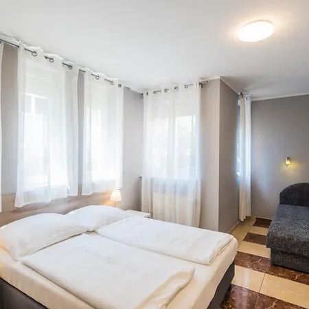 Riviera Apartmanhaz Apartment *