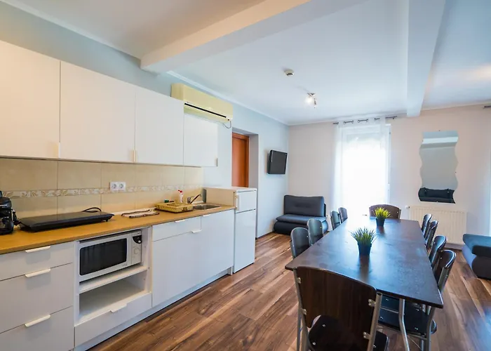 Riviera Apartmanhaz